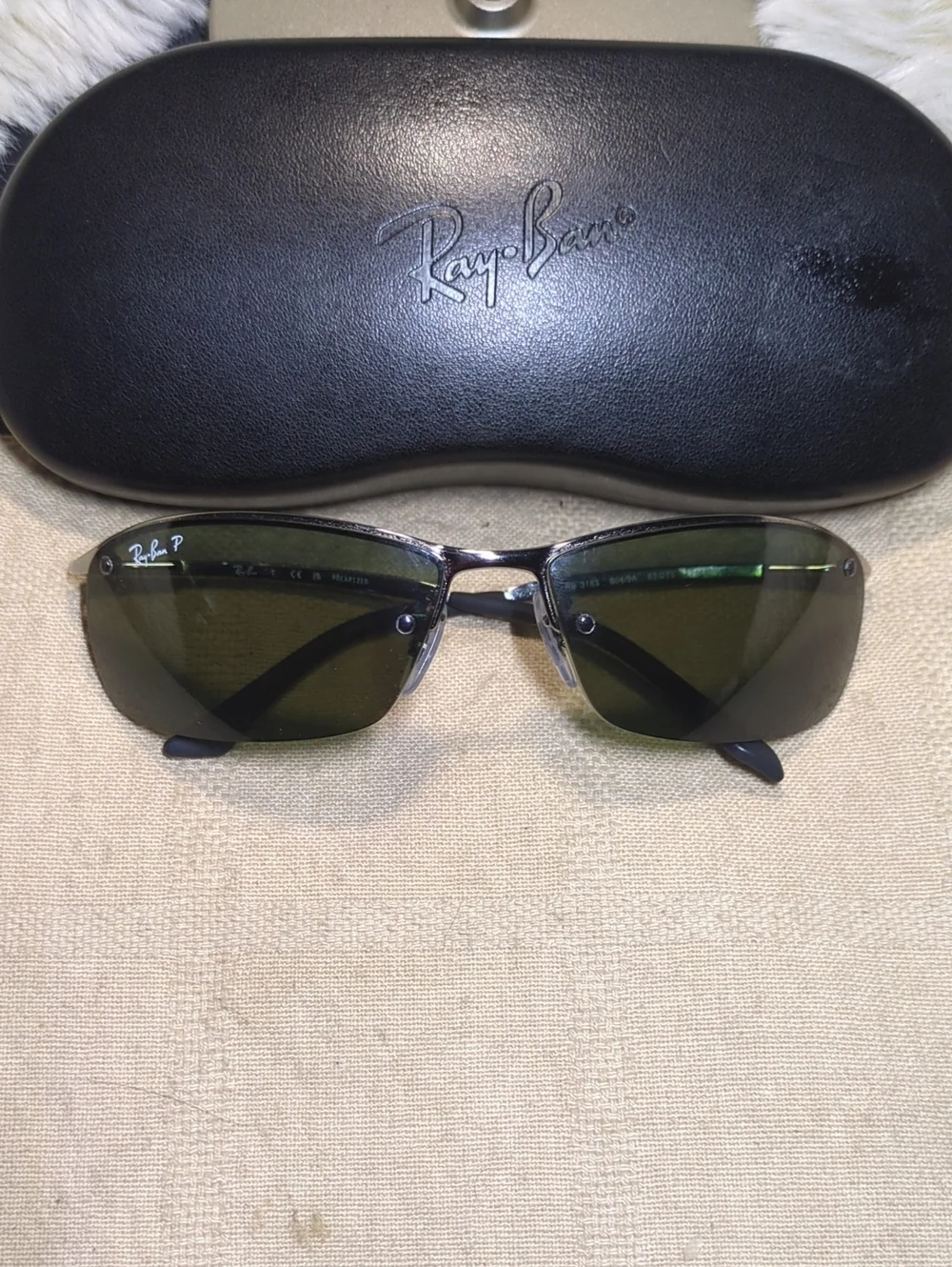 Ray-Ban Sunglasses w/Dark Green Lenses RB3183 Pristine Condition $60
